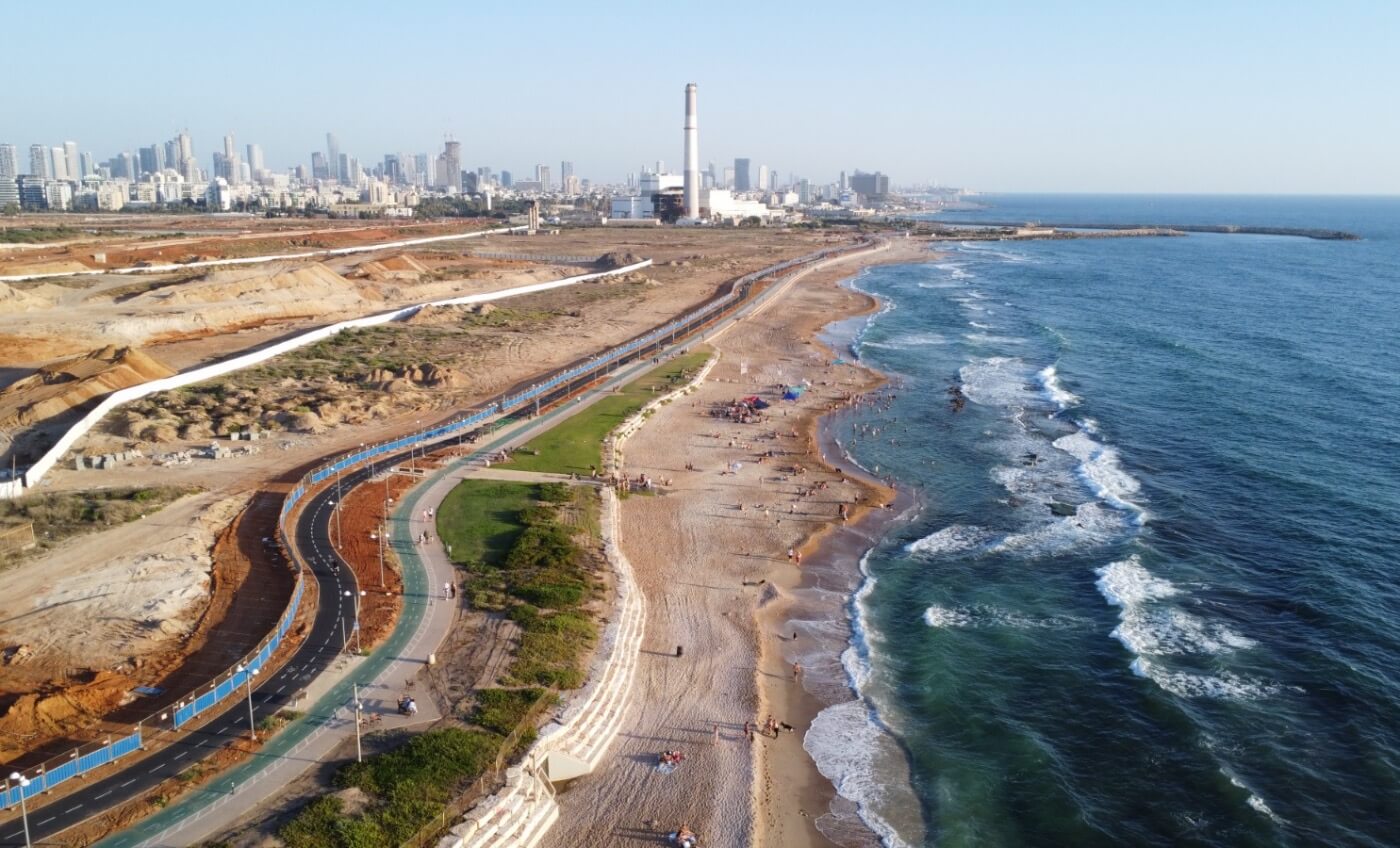 Coastal strip aerial along the Sde Dov beachfront