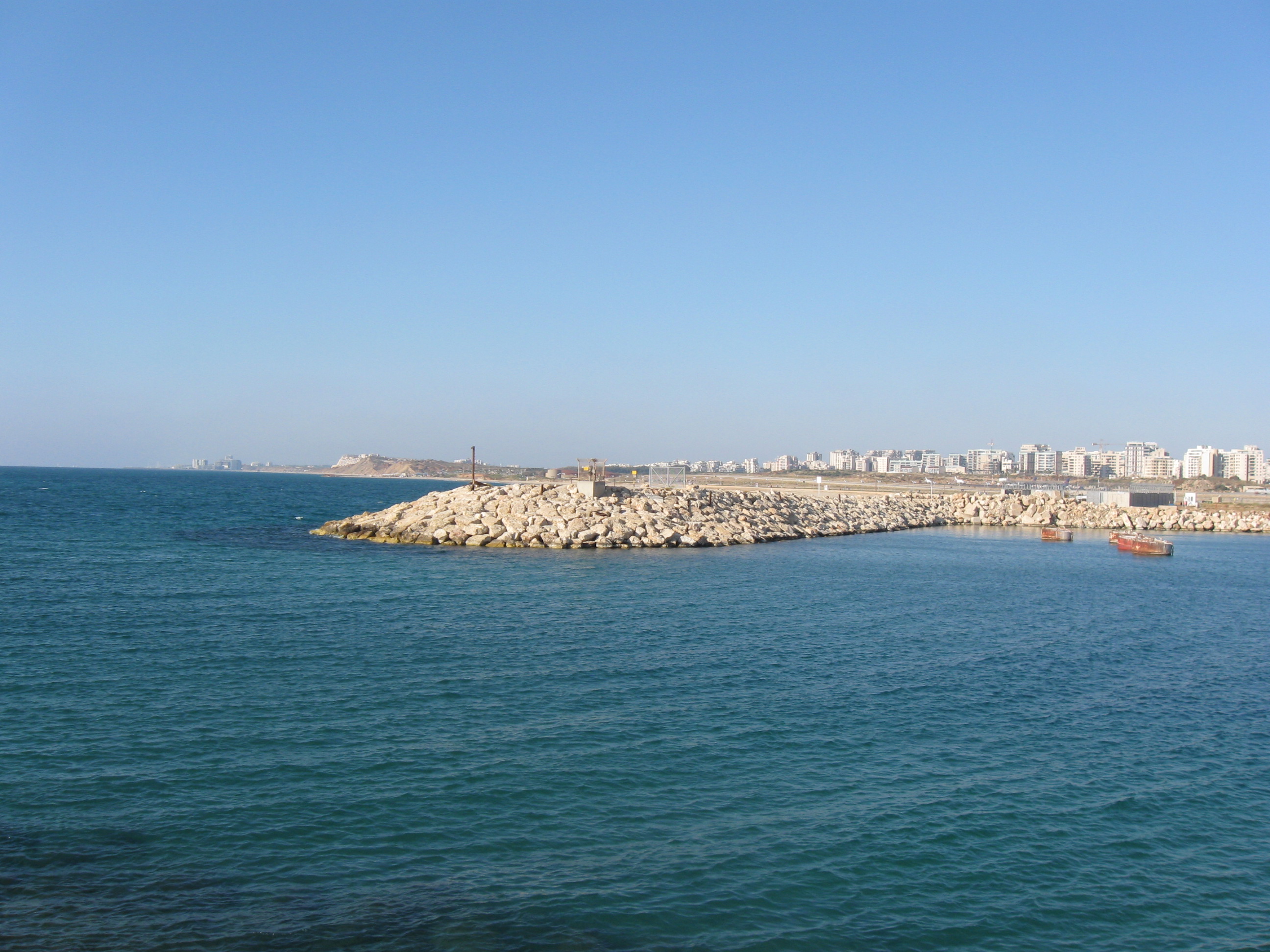 Marina and waterfront structures near the Reading coast